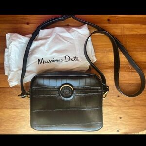 Black crossbody purse, like new